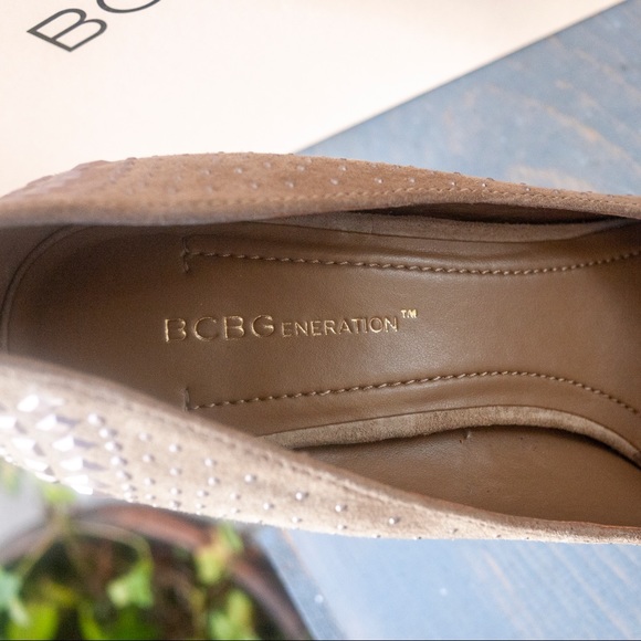 BCBG Generation Safari Embellished Pumps - 8.5 - Picture 4 of 6